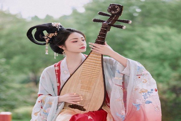 整顿衣裳起敛容翻译