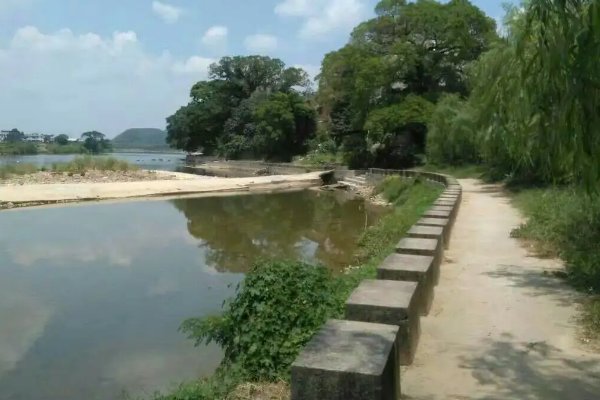 河堤的拼音怎么读