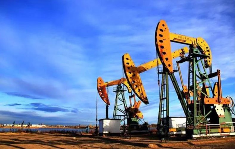 国际油价下跌超10%，导致下跌的原因是什么？