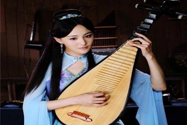 整顿衣裳起敛容翻译