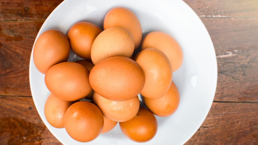 鸡蛋在鸡肚子里没有任何连接,那么它是如何变大的?