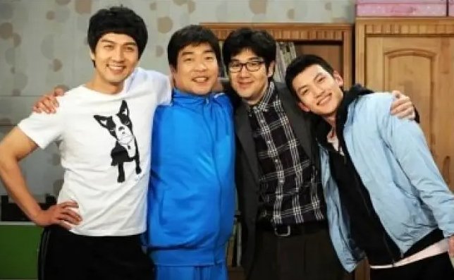 松药店的儿子们最后一段外国插曲叫什么名字