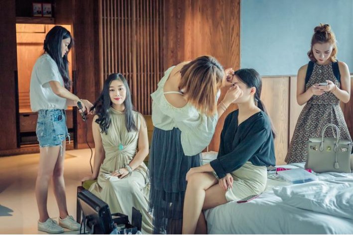 化妆师资格证怎么考