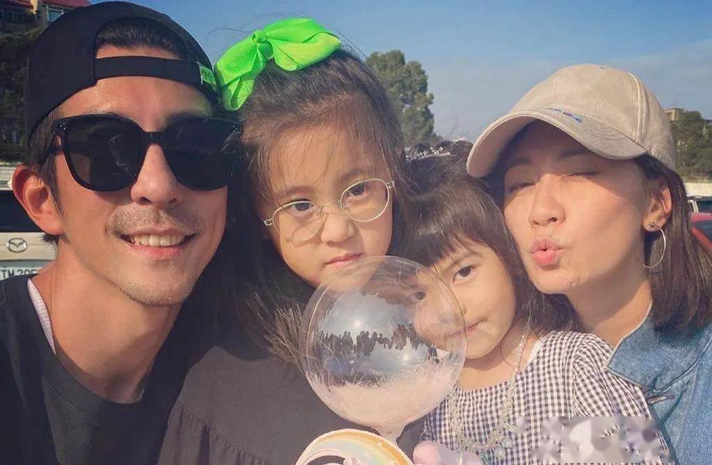 贾静雯宅在家帮修杰楷剃头,一失手整片头发没了,男方当时有何反应?