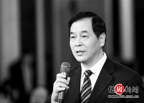 汪爱群的人物简历