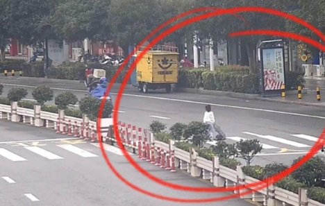 司机肇事逃逸被外卖小哥劝回？