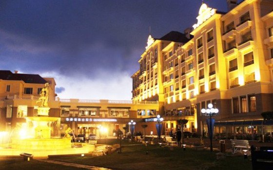 青岛一女子强行入住酒店后又要全额退款,她为什么要这么做?