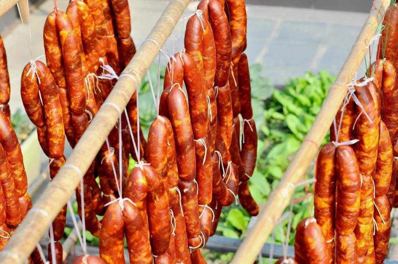 “香肠大王”父子的意外死亡引起外界热议，钱多真的是非多吗？