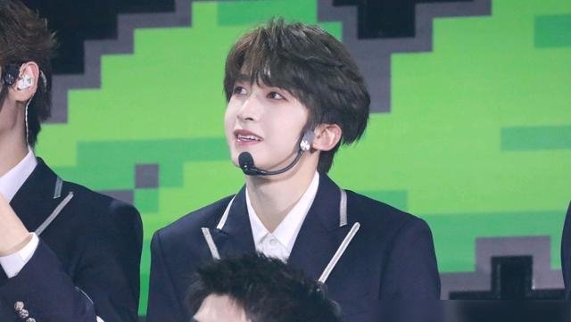 刘宇粉丝拼字车祸现场来了,追星需谨慎,哪些事情千万不能弄错?