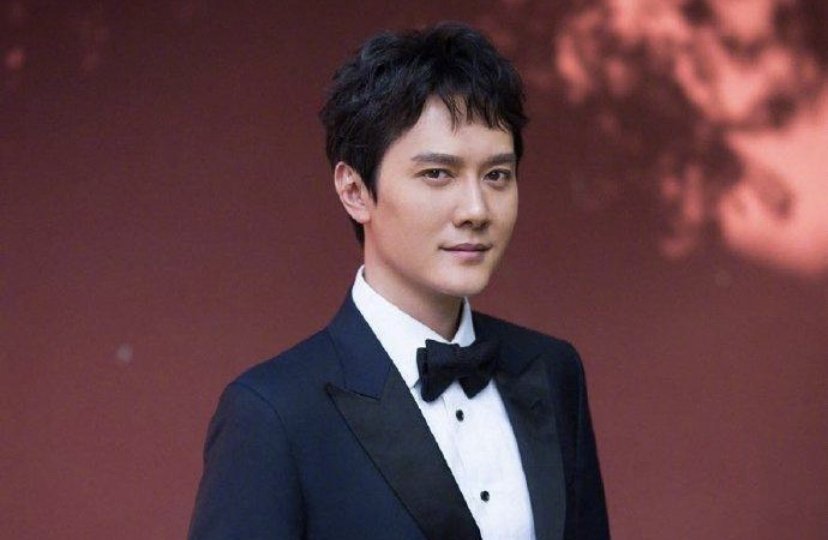 冯绍峰：细手腕和细脚腕终于被发现了，这是怎么回事？