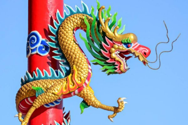 打醒精神求签问卜三九千古五绝唱轻轻松松认准目标万里长城一片土是什么生肖