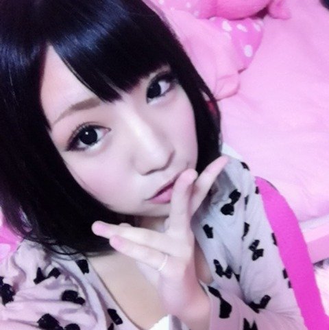 求这个人的名字一切..