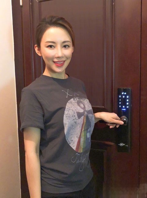 潘晓婷比赛用胸压9号球怎么回事 以6∶7输给赖慧珊