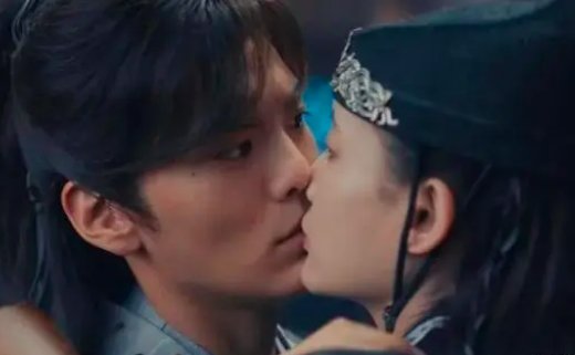 九霄寒夜暖三道疤是谁？