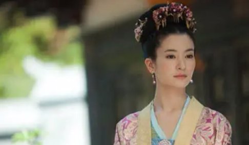 王平和香兰是哪部小说里的人物