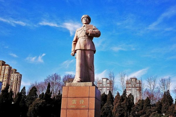 泥泞的道路就是什么的道路