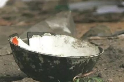 大年三十把碗和酒杯打碎好吗？