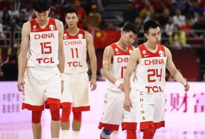 谁造就了中国男篮的溃败