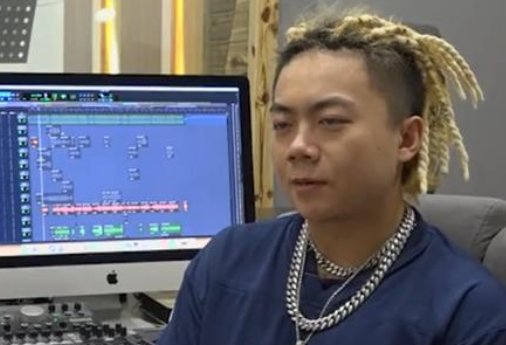 天上飞原唱是谁