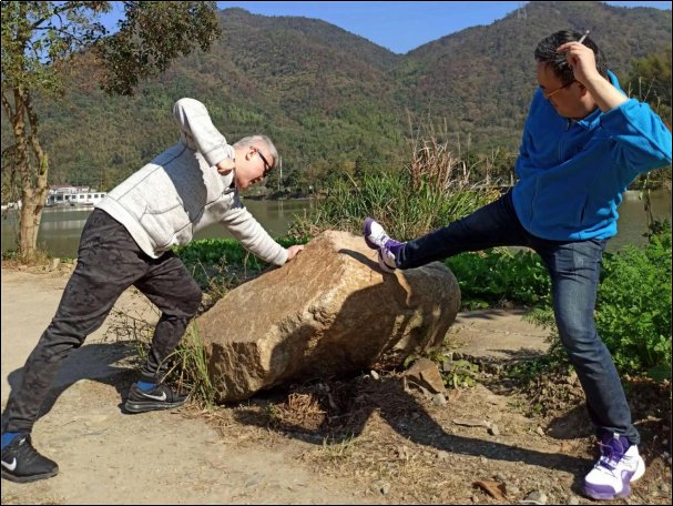 南拳北腿是什么意思