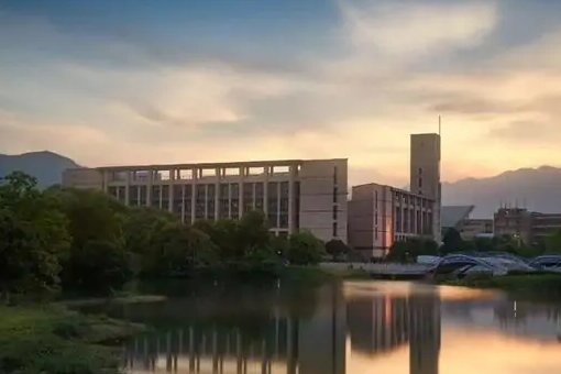 福耀科技大学985还是211