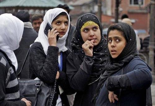 阿富汗禁止女学生在有男性场所唱歌,这是因为什么?