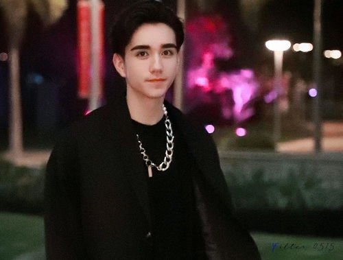 16岁的和马照片曝光，他是从小帅到大的吗？