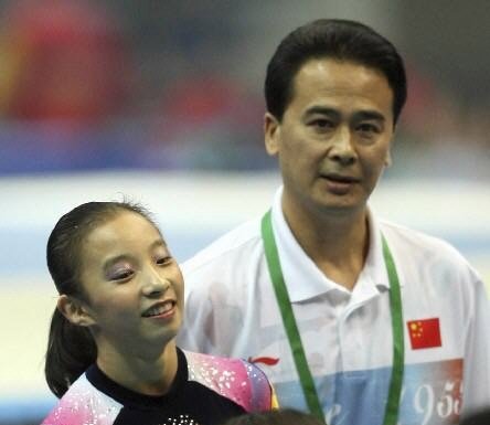 张育菲的人物简介