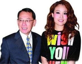 容祖儿春卷事件细节流出,坦言很容易,大家都可以 和杨受成的关系