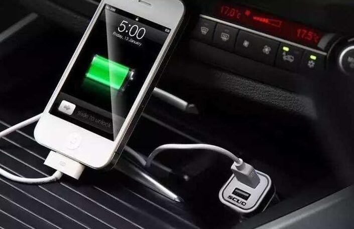 手机在汽车上充电好不好