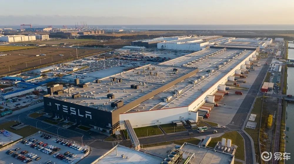 Cybertruck开启国内巡展马老板2024先开“卷”