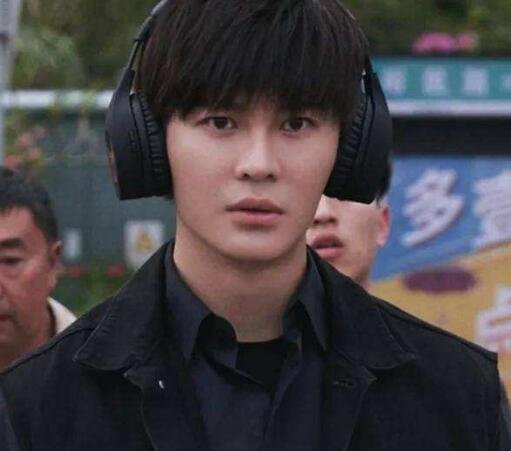 女心理师中的家辉是什么身份