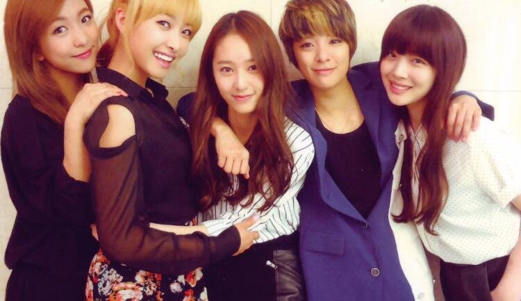 宋茜是韩国公司的，当年她出道的组合叫什么？