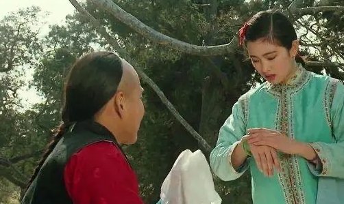 一代妖后中的活马是什么意思？