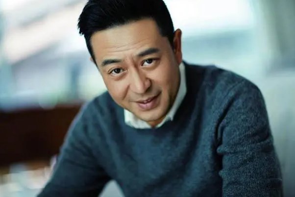 张嘉译是岳红的前夫吗