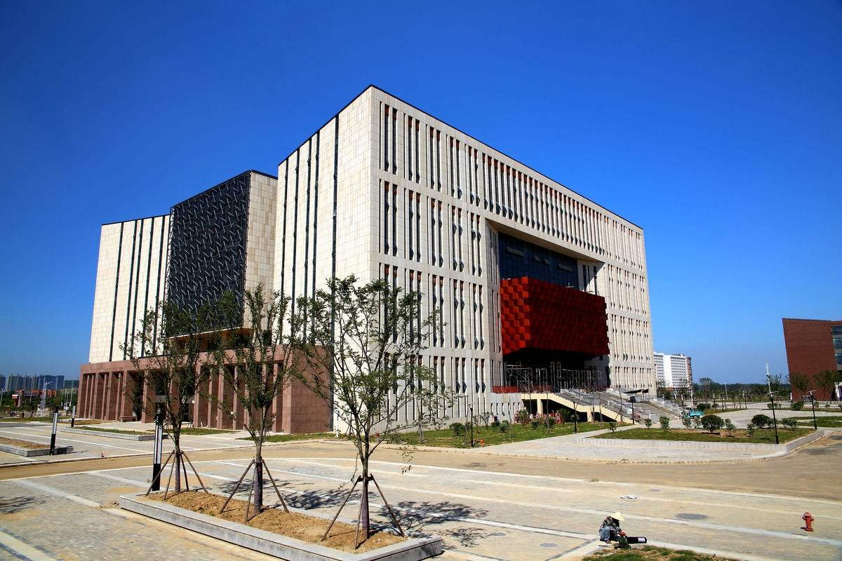 四川高考和云南高考，哪个更容易上清华北大