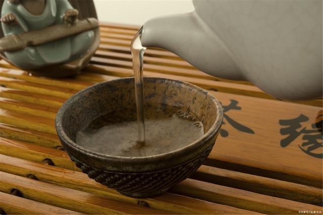 上等茶水是什么水