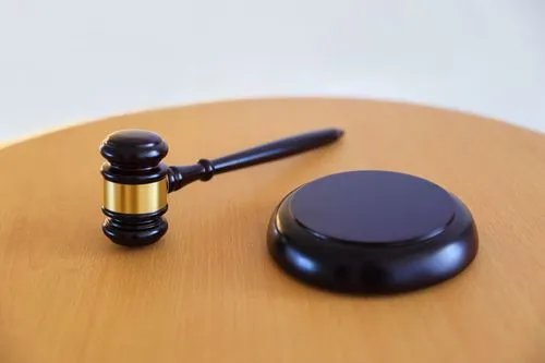 工人在沪隔离4900元补贴被冒领，遇到这种事该如何处理？