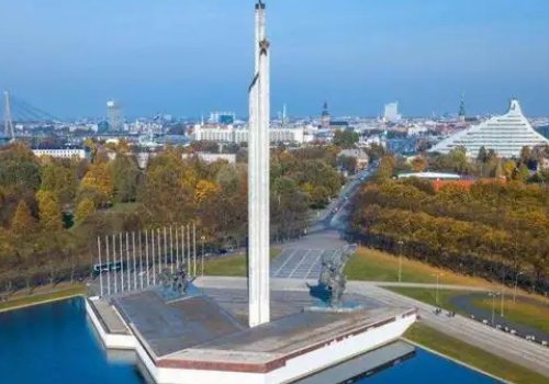 拉脱维亚首都苏联纪念碑被拆，各方人士对此有何表示？