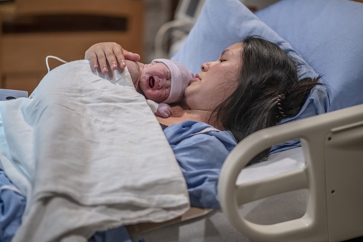 梦见女人生孩子是什么意思