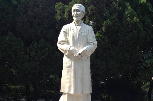 林巧稚接生过哪些名人