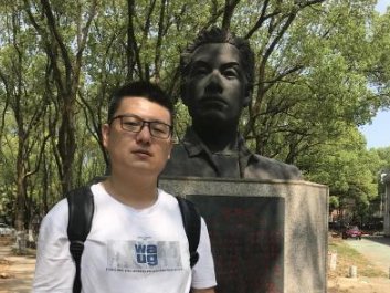 父亲因公殉职，儿子考入父亲母校！他是决定要继承父亲的遗志吗？