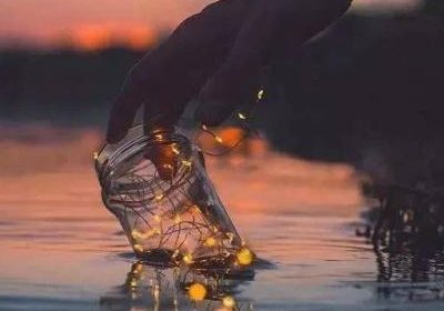 天涯犹在不诉薄凉，这句话是什么意思？