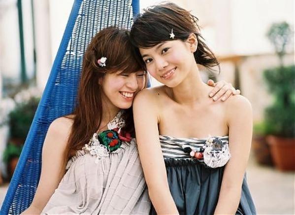 有谁知道“晚风吹动着竹林”是那首歌的歌词阿