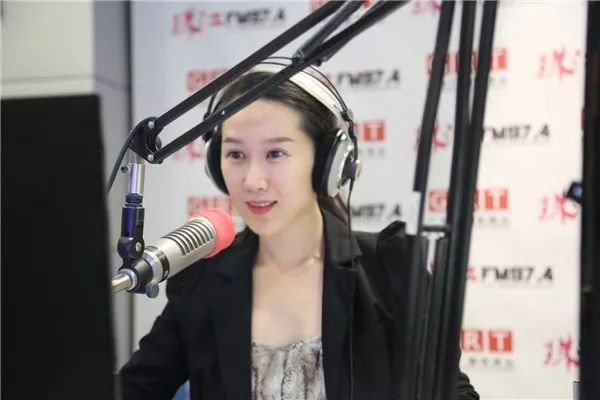 1986年12月15日广东创办了什么电台