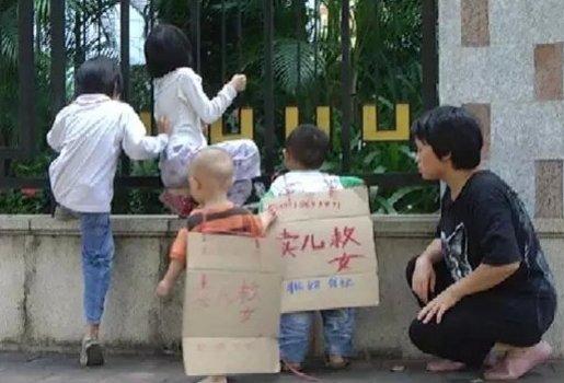 北京一女子辞高薪入职幼儿园陪伴4岁病女，这位母亲有多伟大？