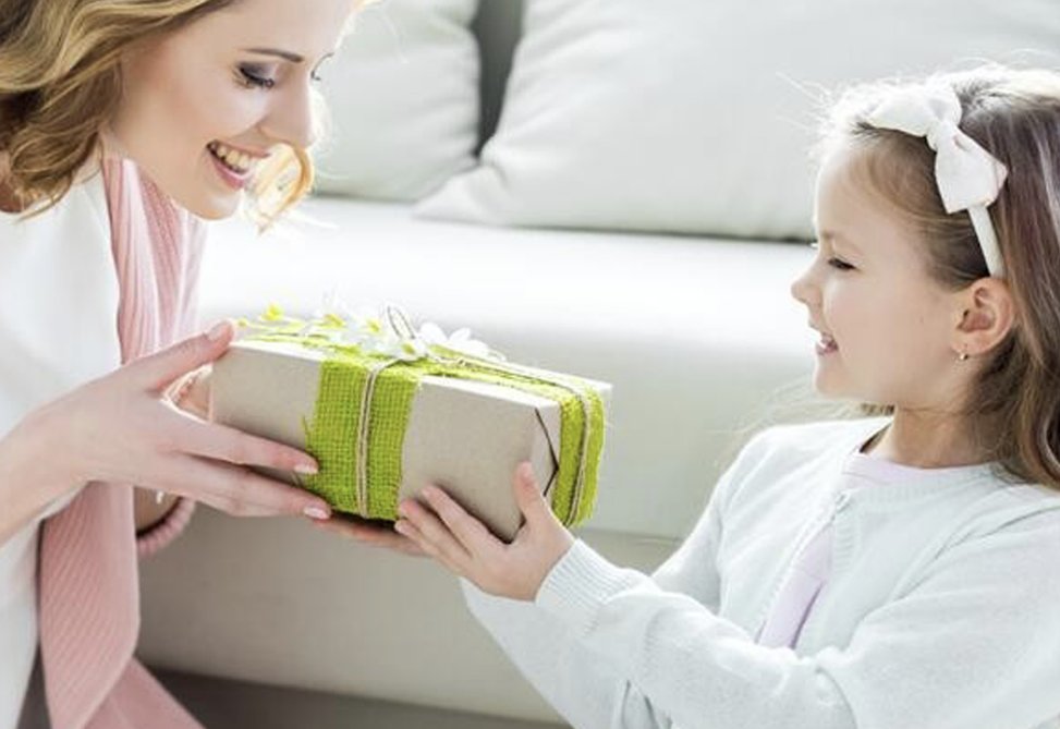 妈妈沦为儿子的生日礼物