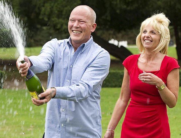 英国夫妇中8.9亿彩票却不开心，究竟是为何？