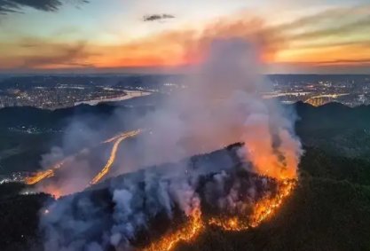 重庆7天10余起山火，该如何扑灭？