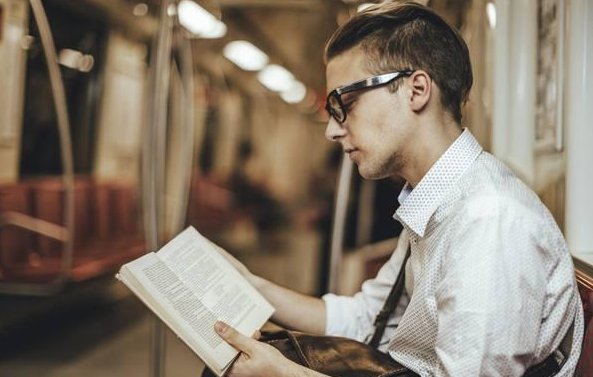 有没有关于《此身此时此地》的作文